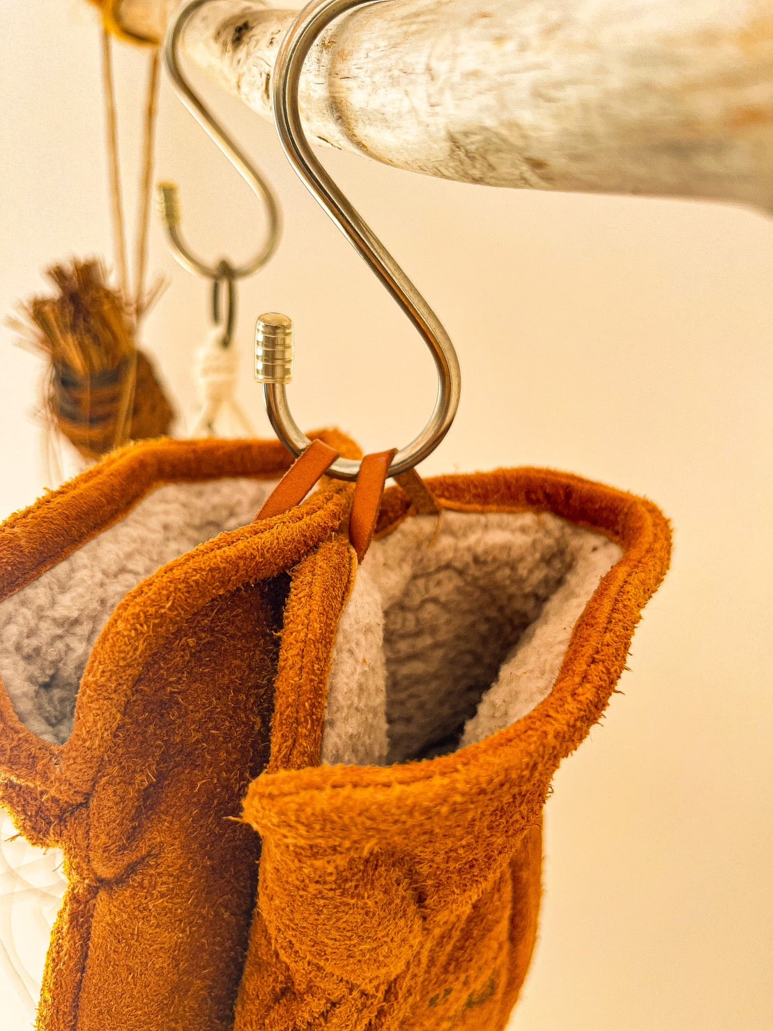 Guncut leather grove