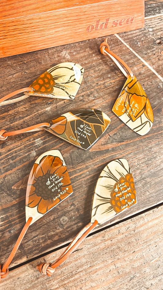 Mini-fin charm